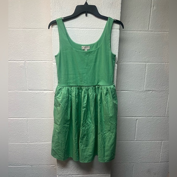 LOFT Dresses & Skirts - LOFT Casual Sleeveless Green Dress. Size Medium